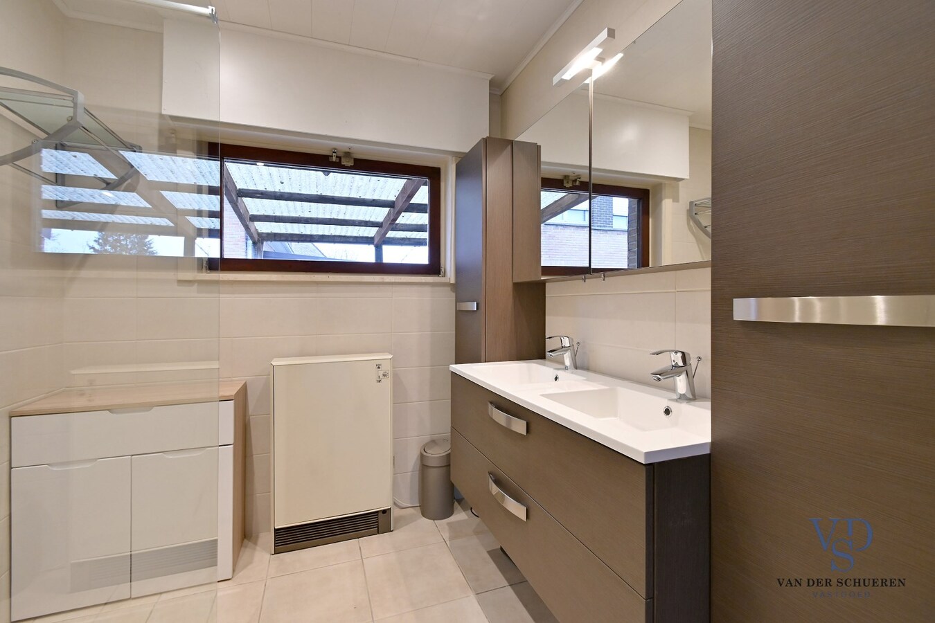 Degelijke bungalowwoning met garage 