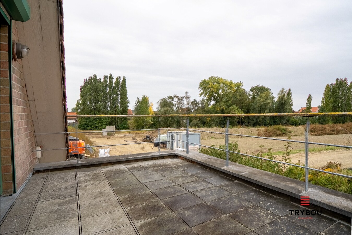 Open woning op ruim perceel in Jonkershove 