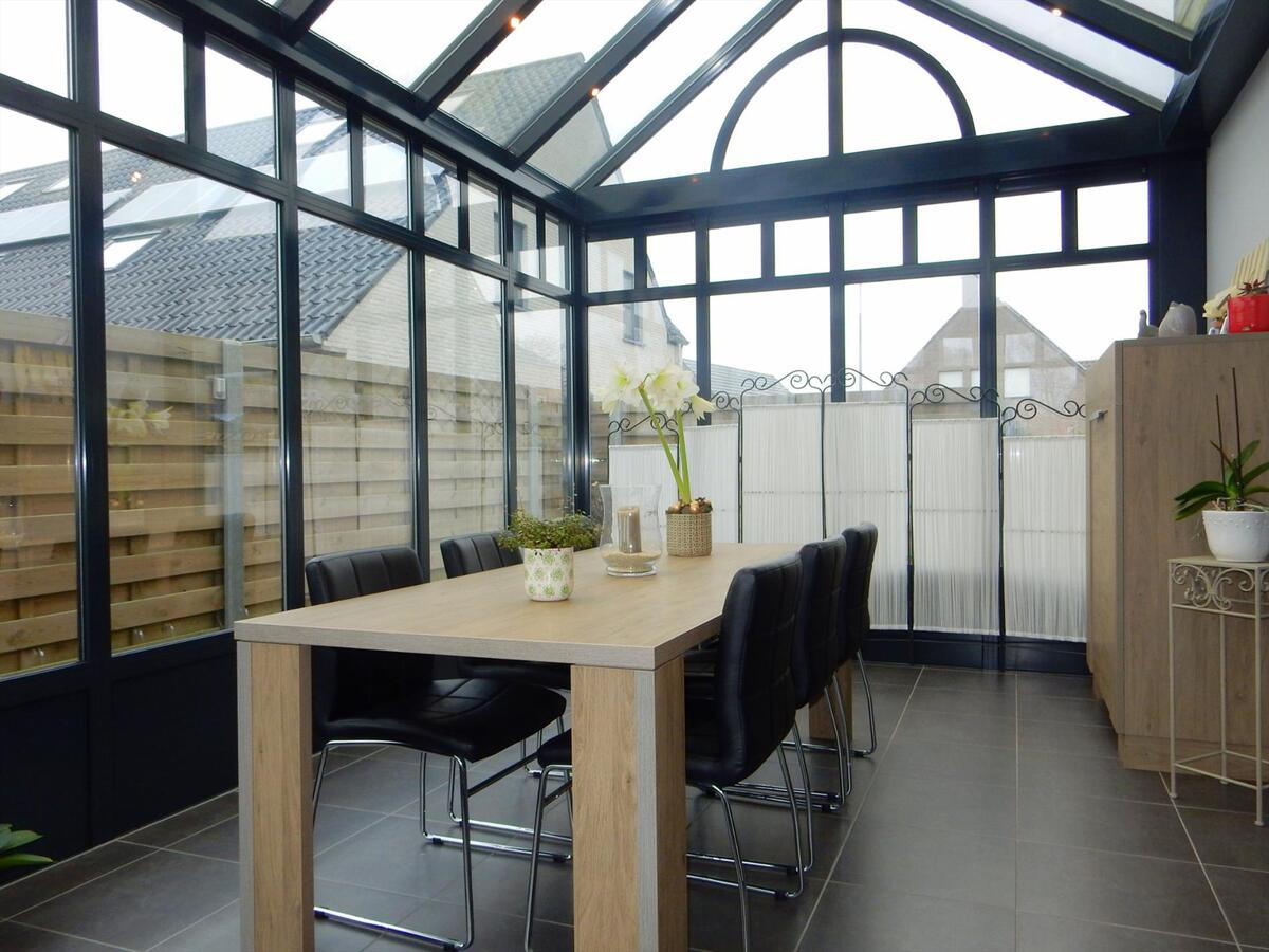 Charmante volledig gerenoveerde woning met 3 slaapkamers 