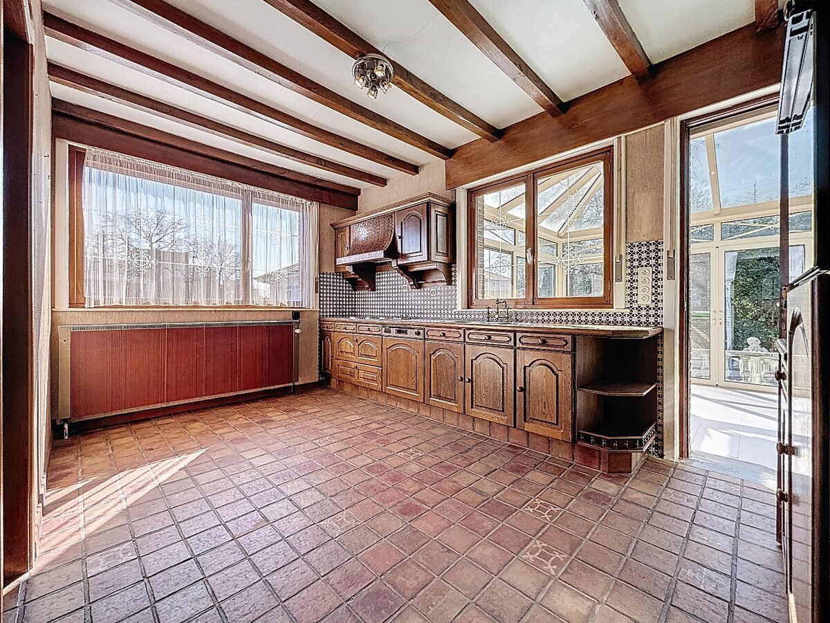 Statige laagbouwvilla met groene achteruit te Scheldewindeke 