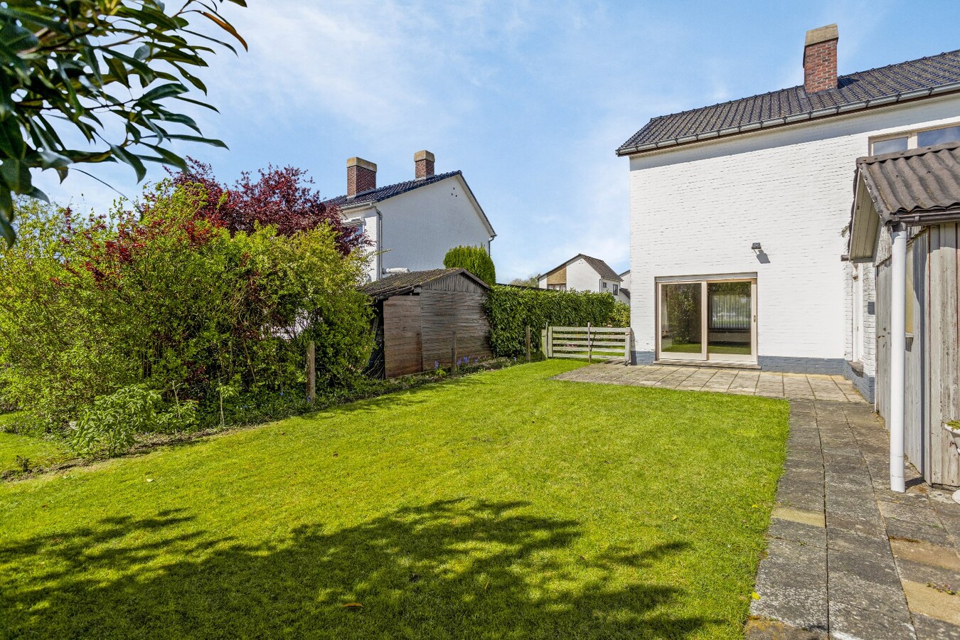 Te renoveren gezinswoning met 3 slpk in een gezellige wijk 