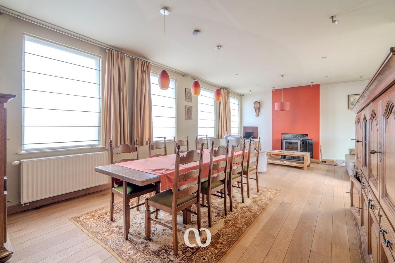 Gerenoveerde hoeve met atelier en een prachtig zicht 