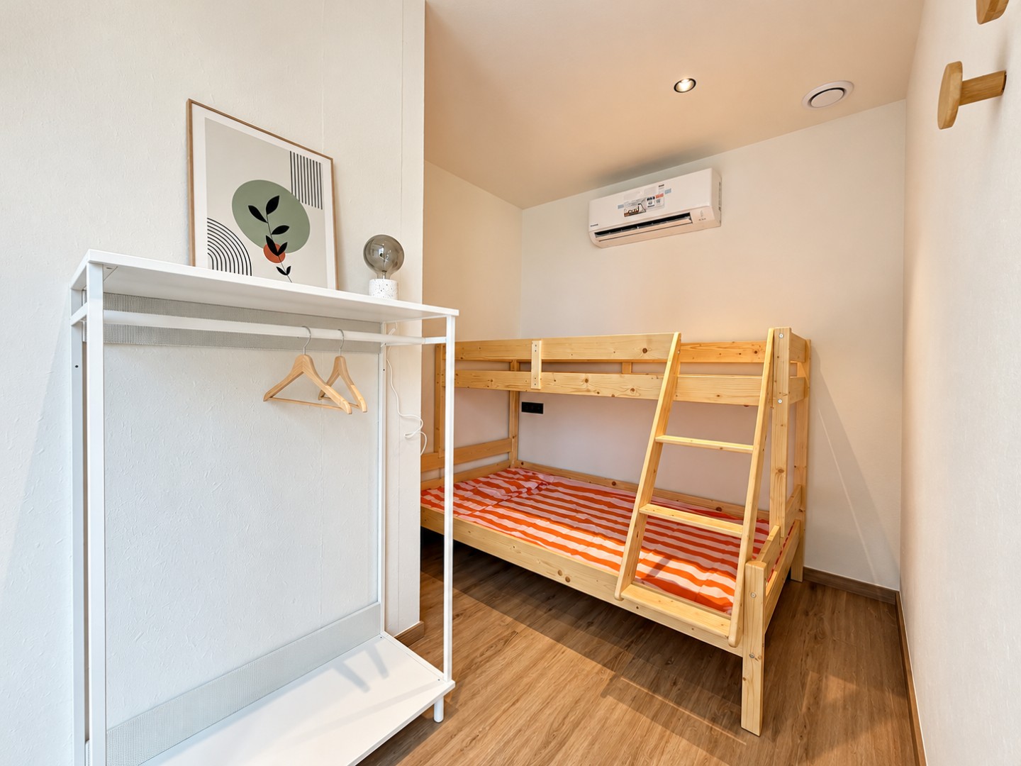 Opzoek naar een 2e verblijf of investering vlak bij natuurgebied De Doornpanne in vakantiepark Cabin Aan zee? 
