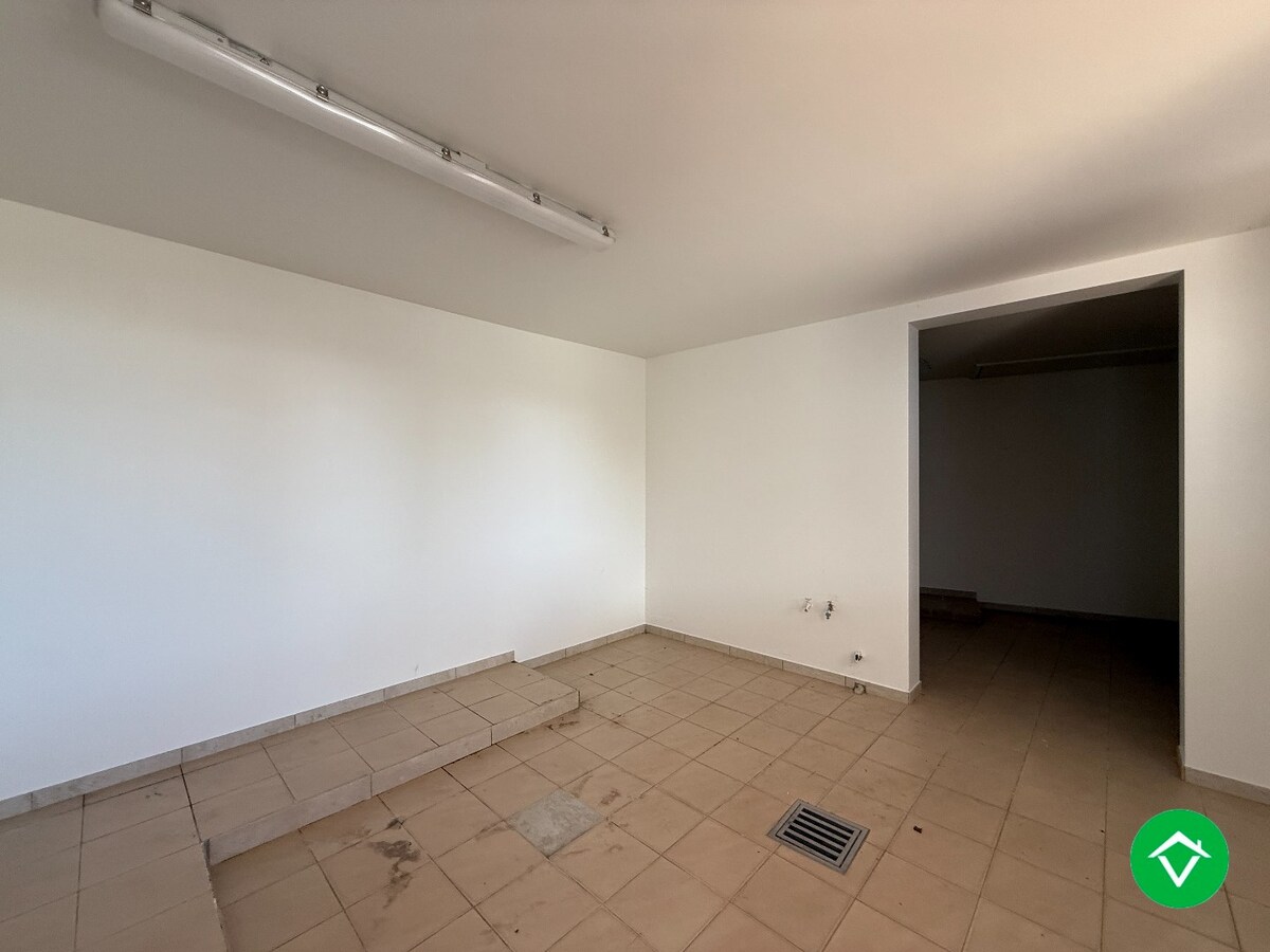 Handelspand met woonst te Roeselare 