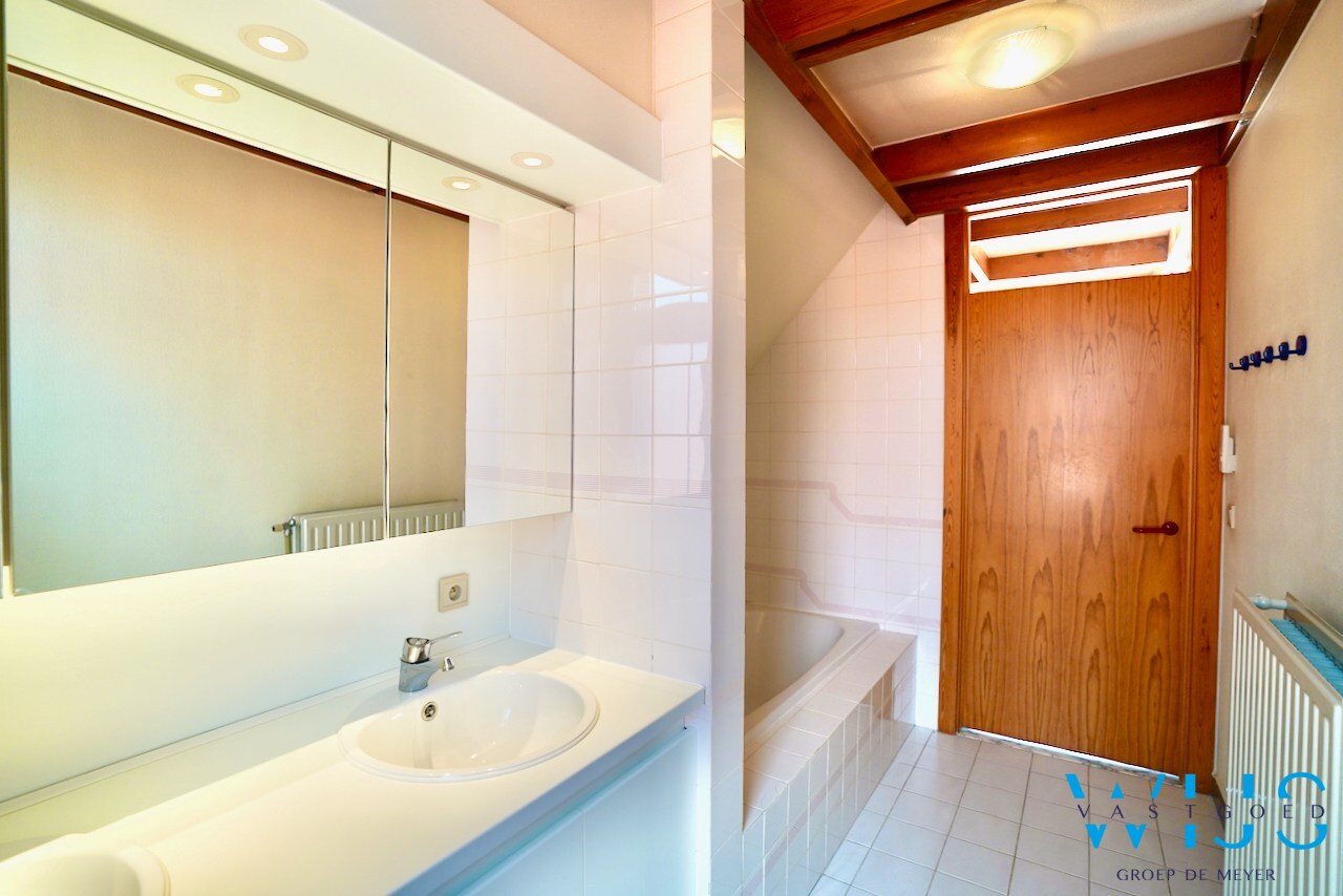 WIJS woonhuis op ideaal perceel van 738m² te Rieme ! 