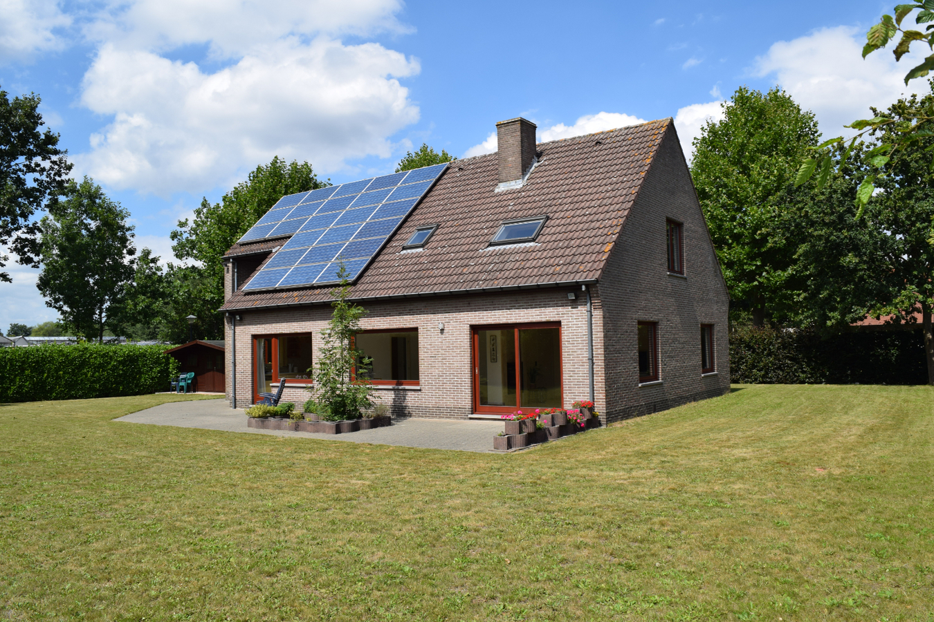 Lichtrijke villa in aangename omgeving ! 