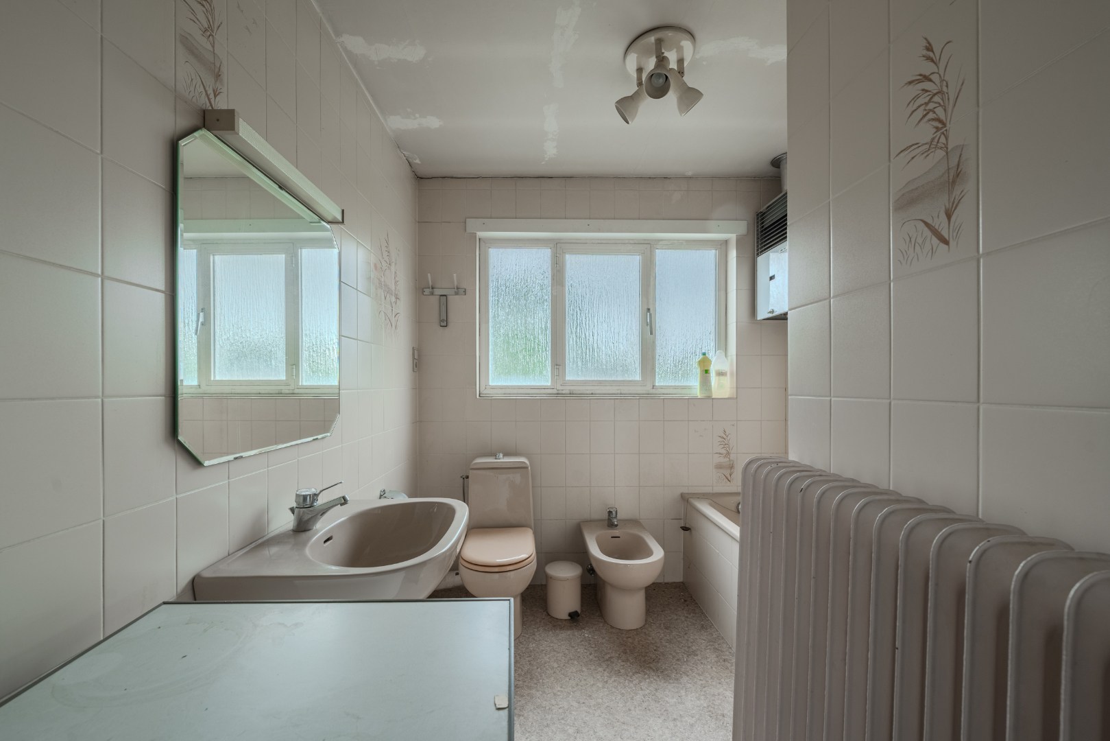 Karaktervolle voormalige apotheekwoning aan het water 