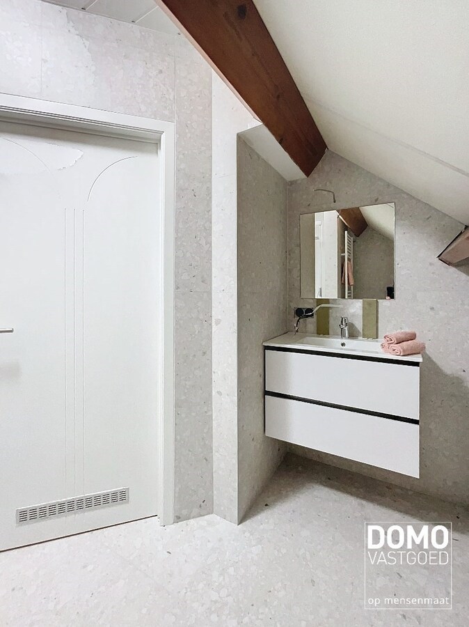 RUIME GEZINSWONING MET 4 SLAAPKAMERS, TUIN EN INPANDIGE GARAGE TE HERK-DE-STAD 