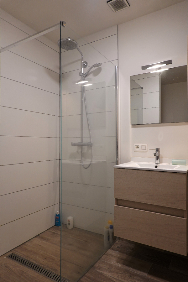 Modern duplex-appartement met garage te Snellegem 