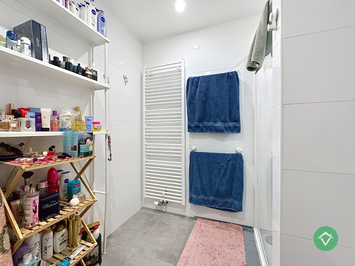 Verrassende rijwoning met 3 slaapkamers en garage te Oostende 