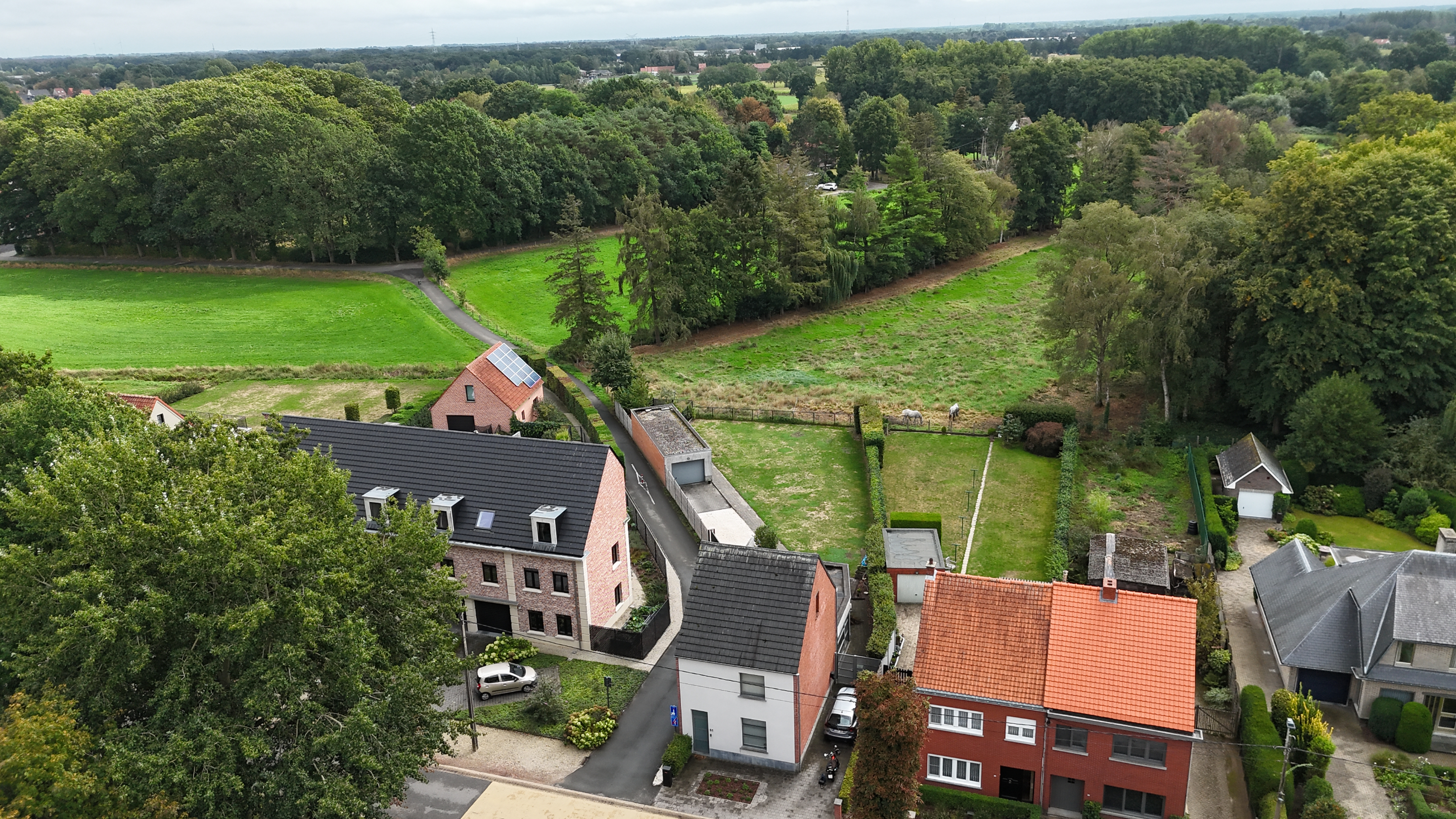 Charmante gezinswoning met 214 m² woonruimte en prachtig groen uitzicht in Malle! 