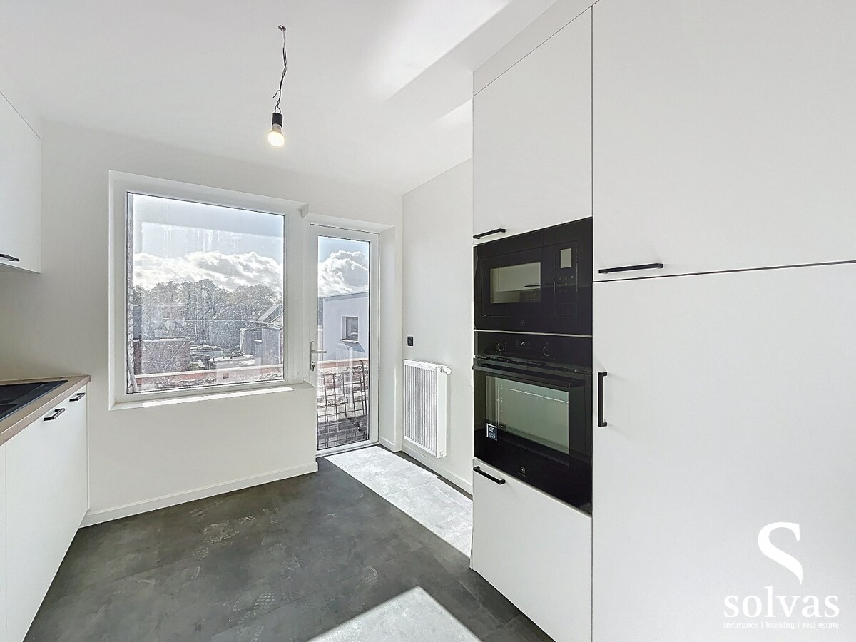 Gerenoveerd appartement op goede locatie te Gent! 