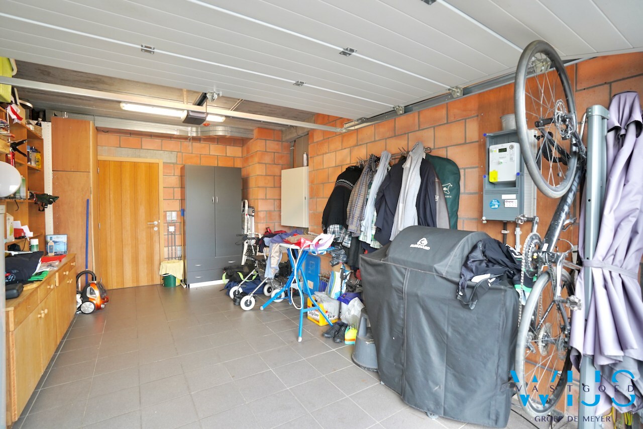 Ruime, energiezuinige gezinswoning te Oosteeklo ! 