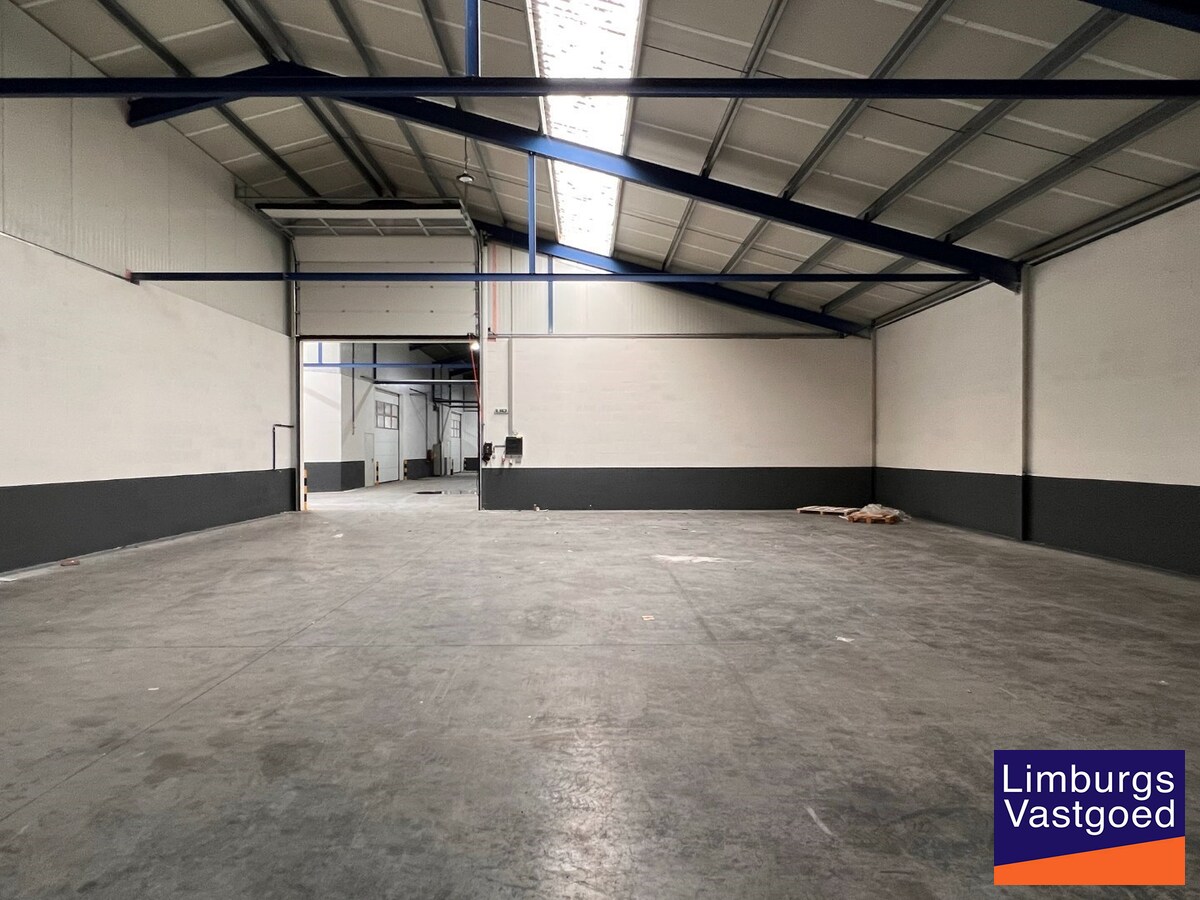 TRUDONIS - KMO UNIT 10 - 166 m² - sectionaal poort - nabij N79 