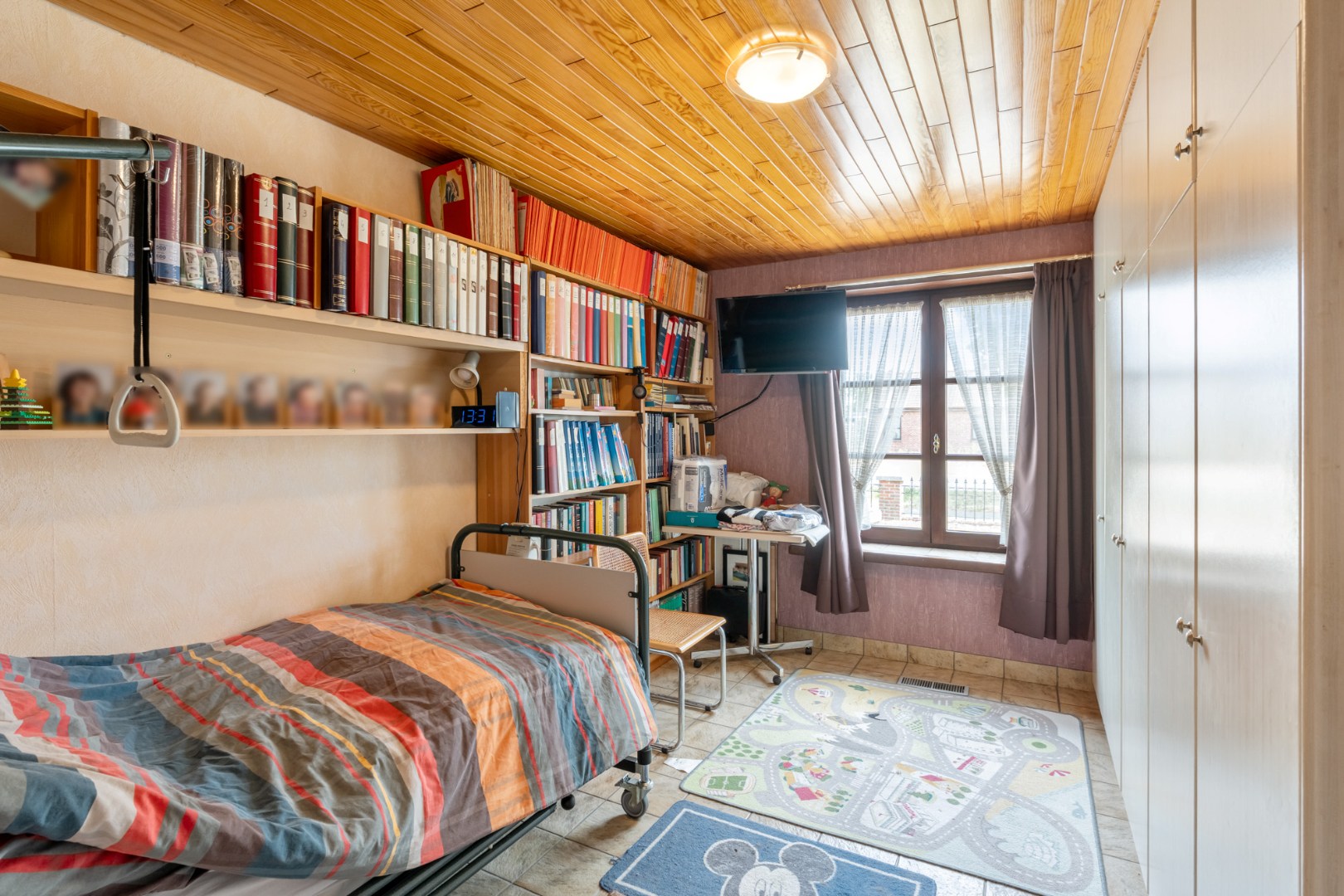 Ruime gezinswoning met 5 slaapkamers en 319 m² bew. opp. te Westerlo! 