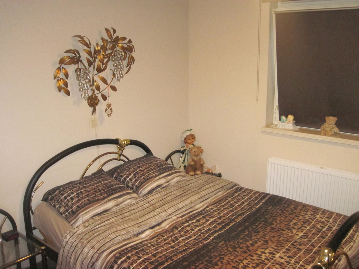 Recent appartement met ruim terras. Geen vaste kosten ! 