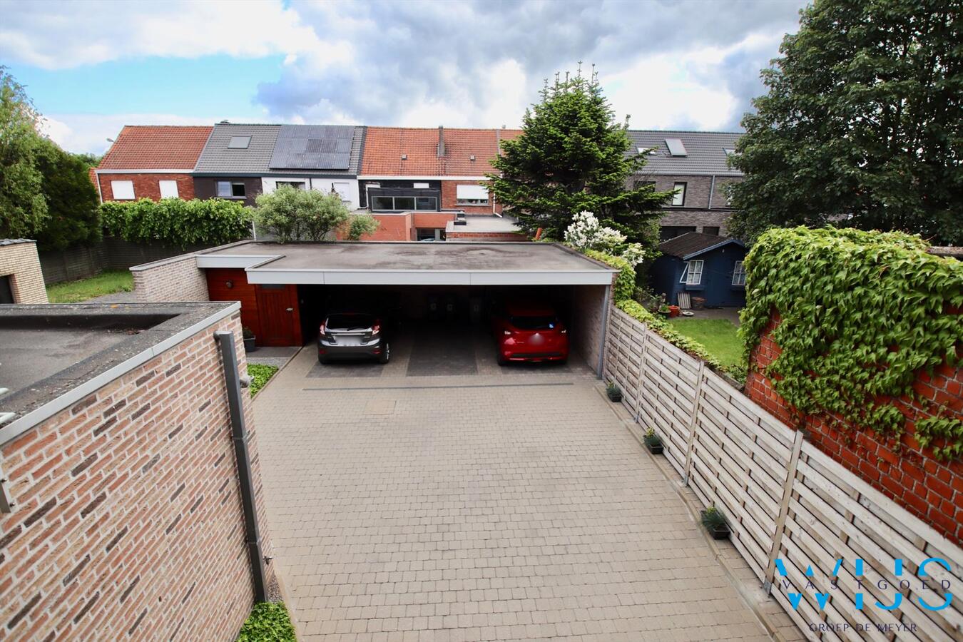 Instapklaar &amp; gezellig 3 slaapkamer appartement in hartje Zelzate! 