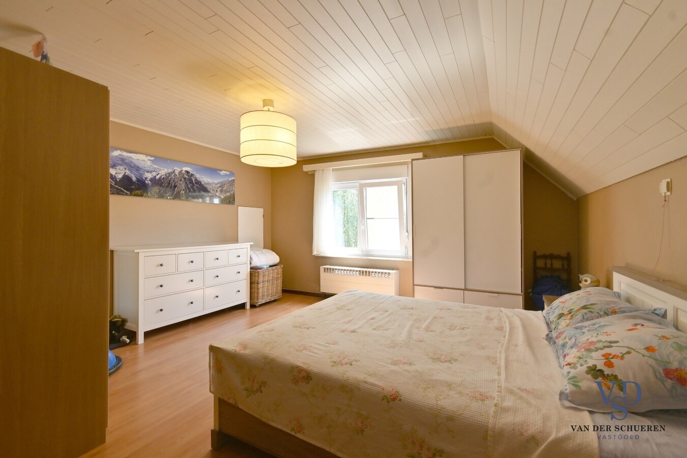 Halfopen woning in het groene Dikkelvenne 