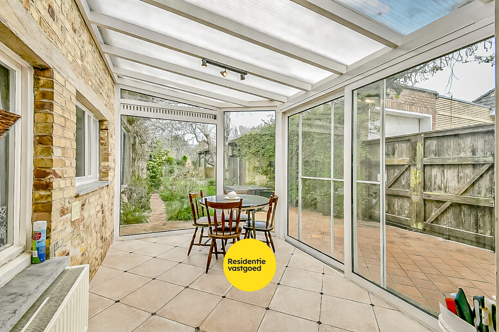 Te renoveren open bebouwing op ruim perceel van 1.300 m² met tal van mogelijkheden 