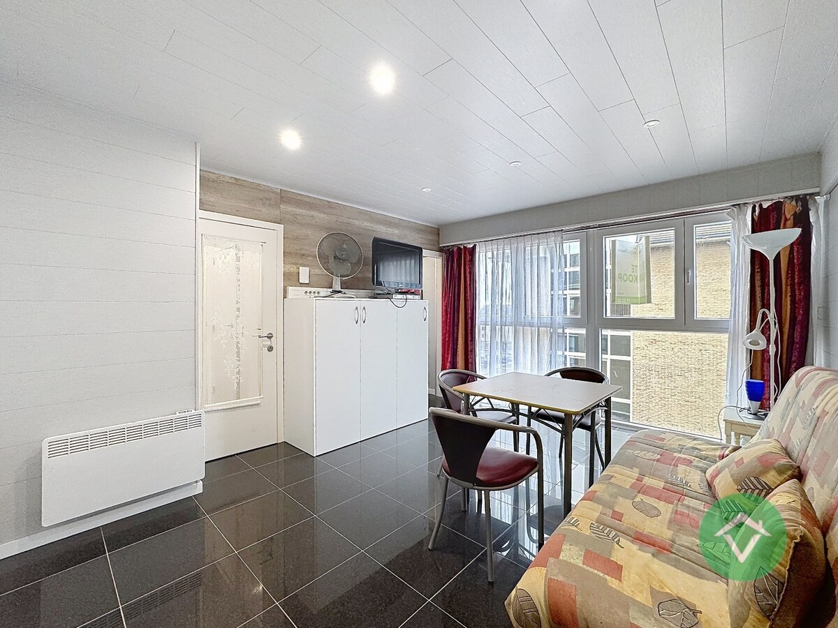 Bemeubelde studio met zicht op het Normandpark te Middelkerke 