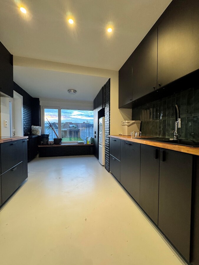 Instapklare woning met 3 slaapkamers en tuin te Roeselare 