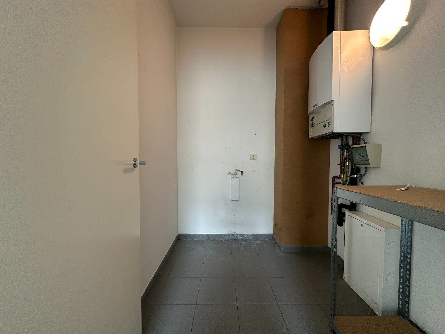 Lichtrijk appartement met 1 slpk en groot zonnig terras, hartje Torhout 