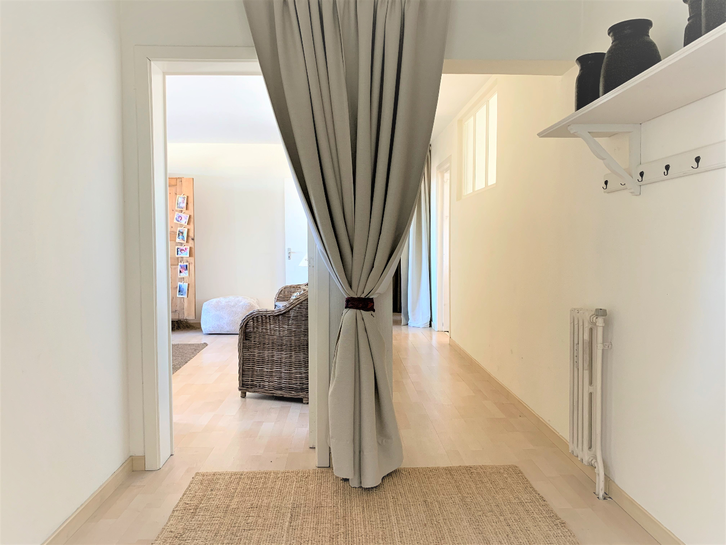 Ruim lichtrijk appartement met 2 slaapkamers en losstaande garage 