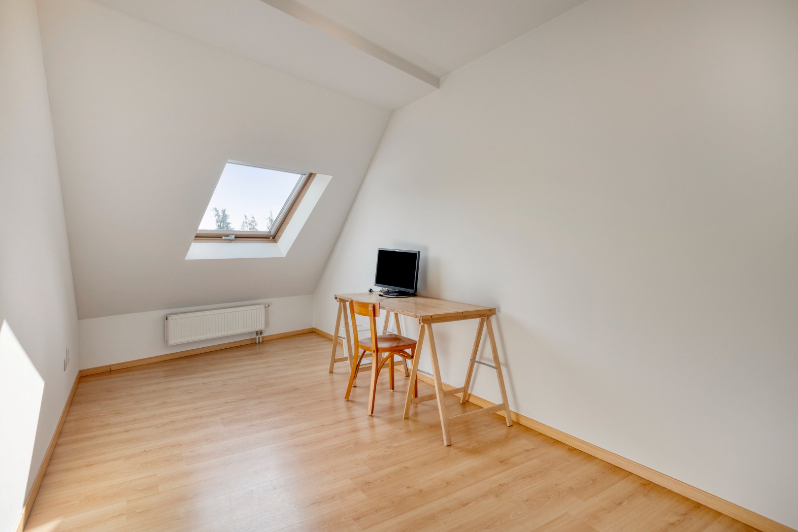 Duplex-appartement met 2 slaapkamers, autostaanplaats, kelderberging en gemeenschappelijke tuin in Kessel-Lo!– EPC 105 kWh/m² - bewoonbare opp. 92 m² 