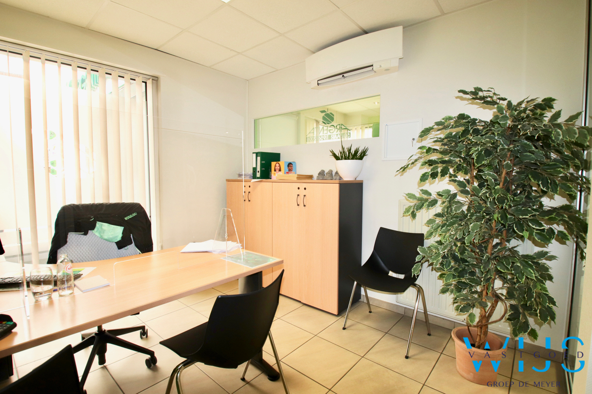 Zeer goed gelegen kantoor te CENTRUM ERTVELDE ! 