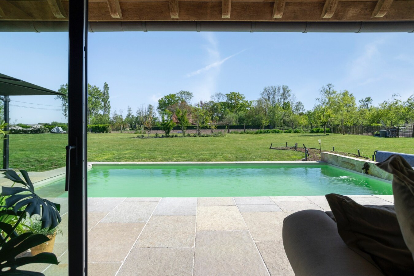 Uitzonderlijk gelegen landelijke villa in Anzegem | 2300m2 | vergezichten 