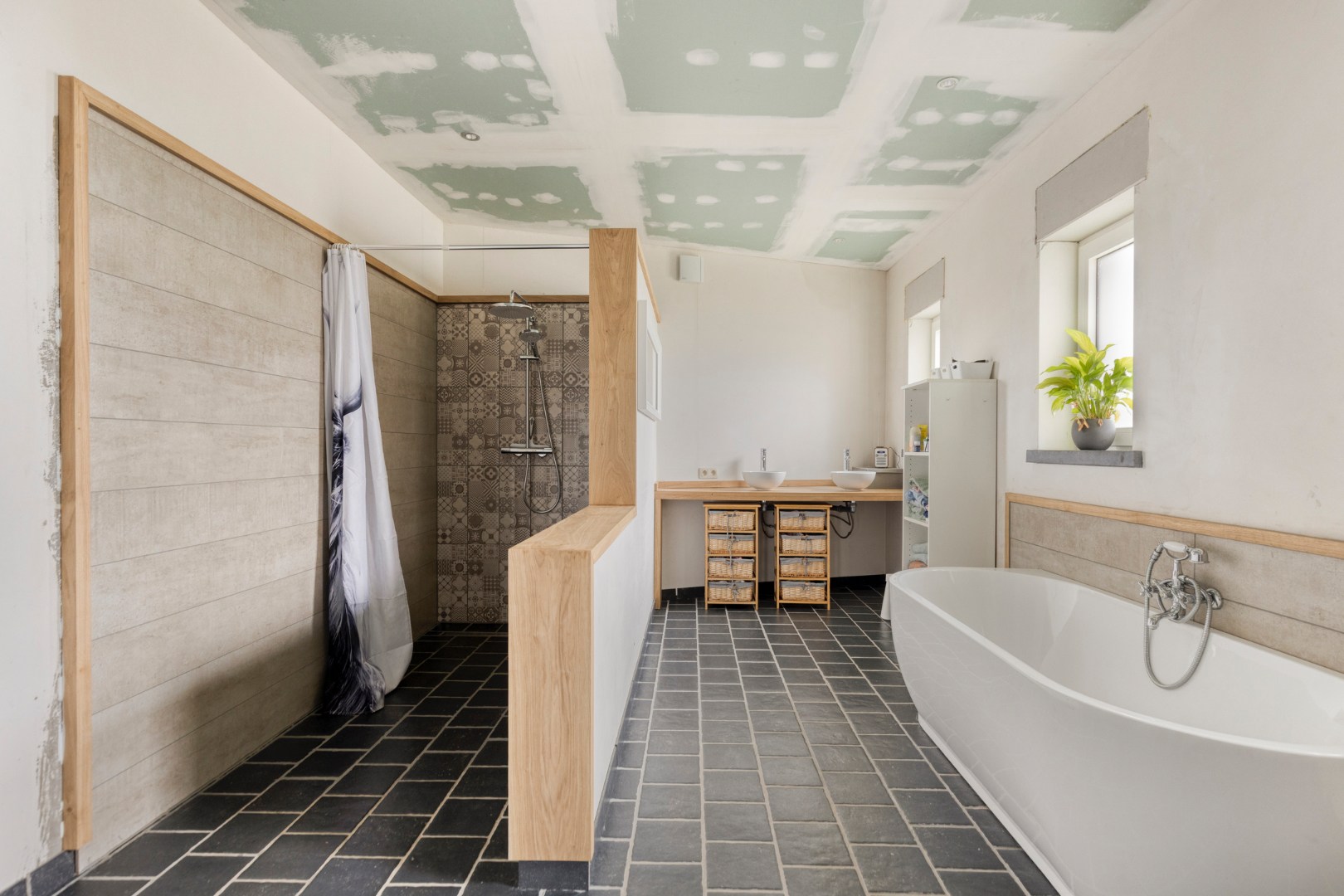 Gerenoveerde gezinswoning met 3 slpk. op een ruim perceel van 1.344m² in Geel 