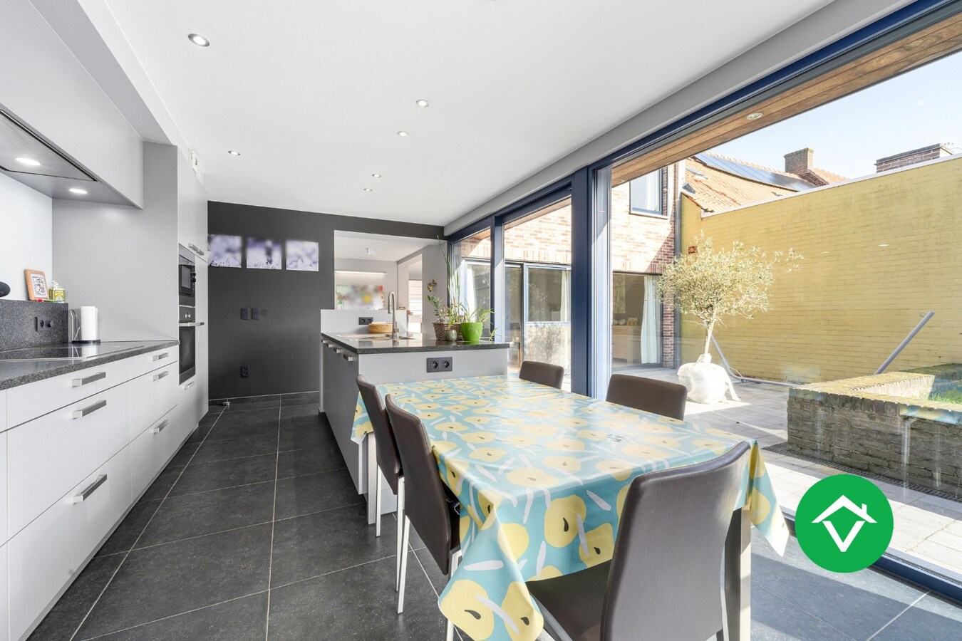 Instapklare woning met 4 slaapkamers en garage te Koekelare 