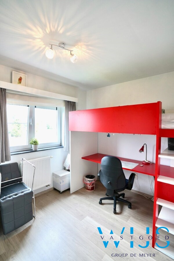 Tof woonhuis in gegeerde woonwijk te Lembeke ! 