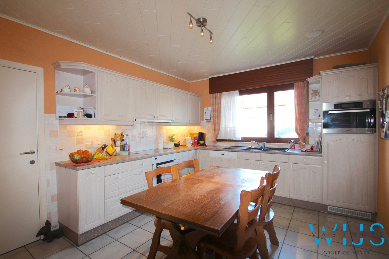 Gezellig woonhuis met mooie veranda en groene tuin ! 