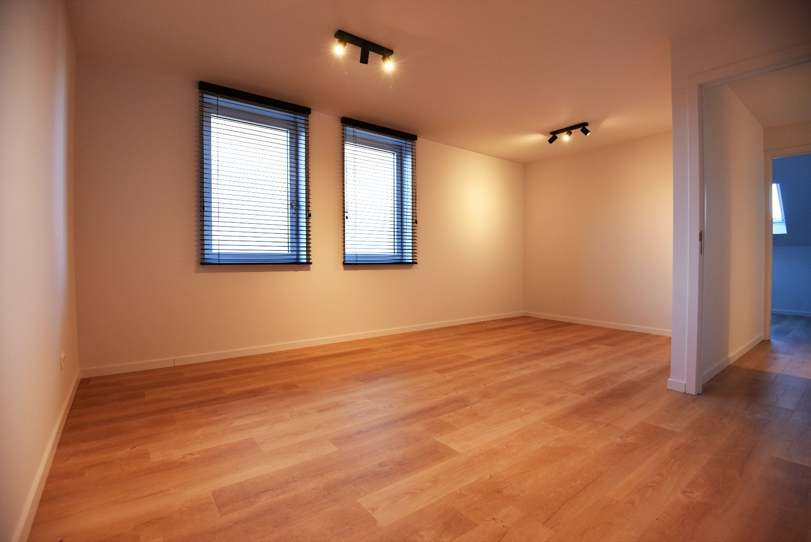 NIEUWBOUW HOB met 3 slks en tuin te ADEGEM! 