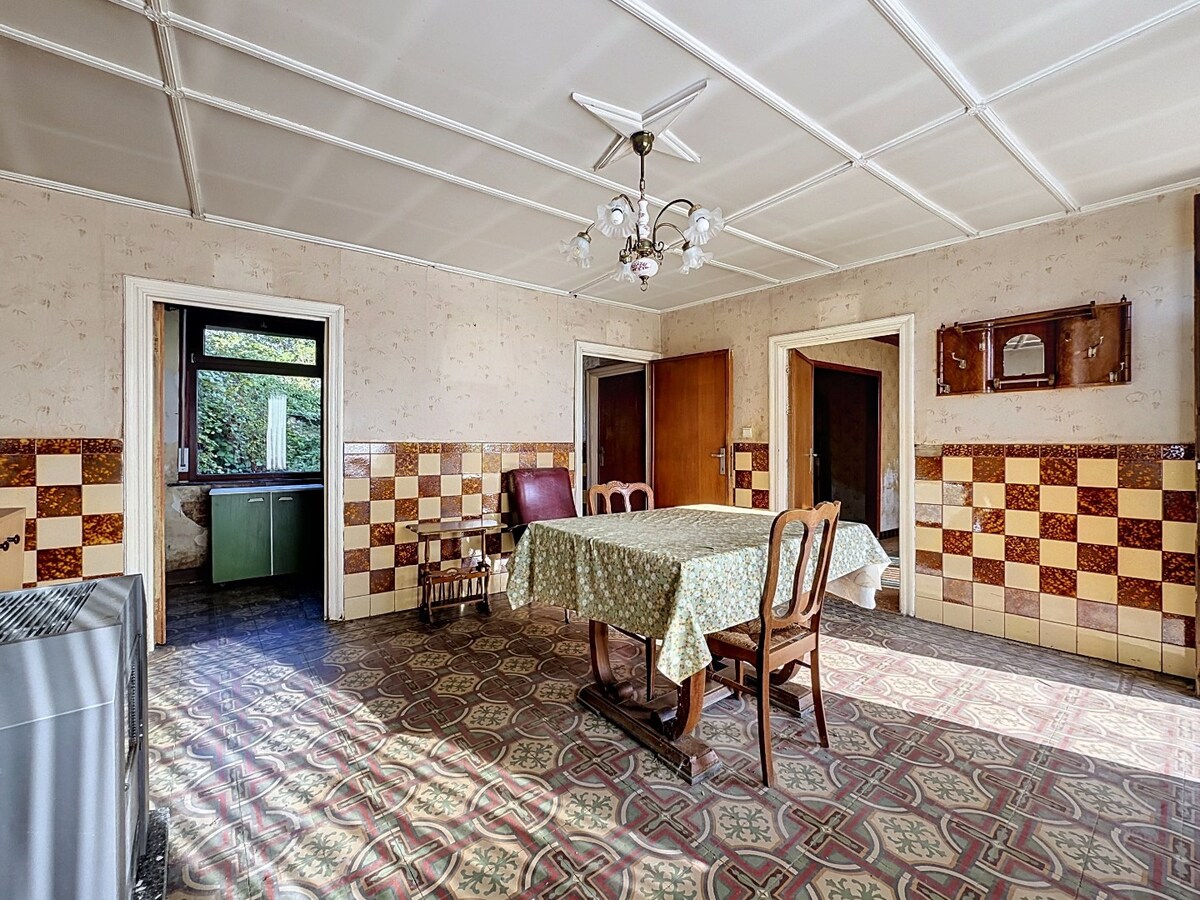 Te renoveren/te slopen woning met zicht op agrarische gebieden te Zwalm 