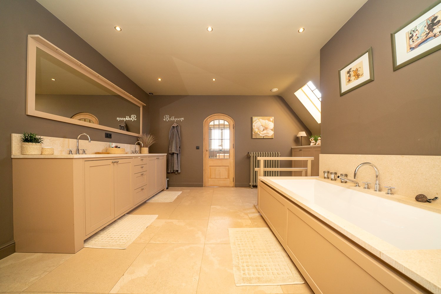 Unieke landelijke villa met zwembad en zicht op Pedevallei 