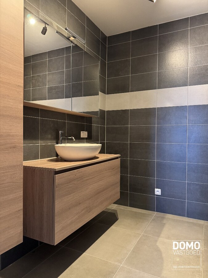 MODERN APPARTEMENT MET 2 SLAAPKAMERS IN HET CENTRUM VAN BOEKT 