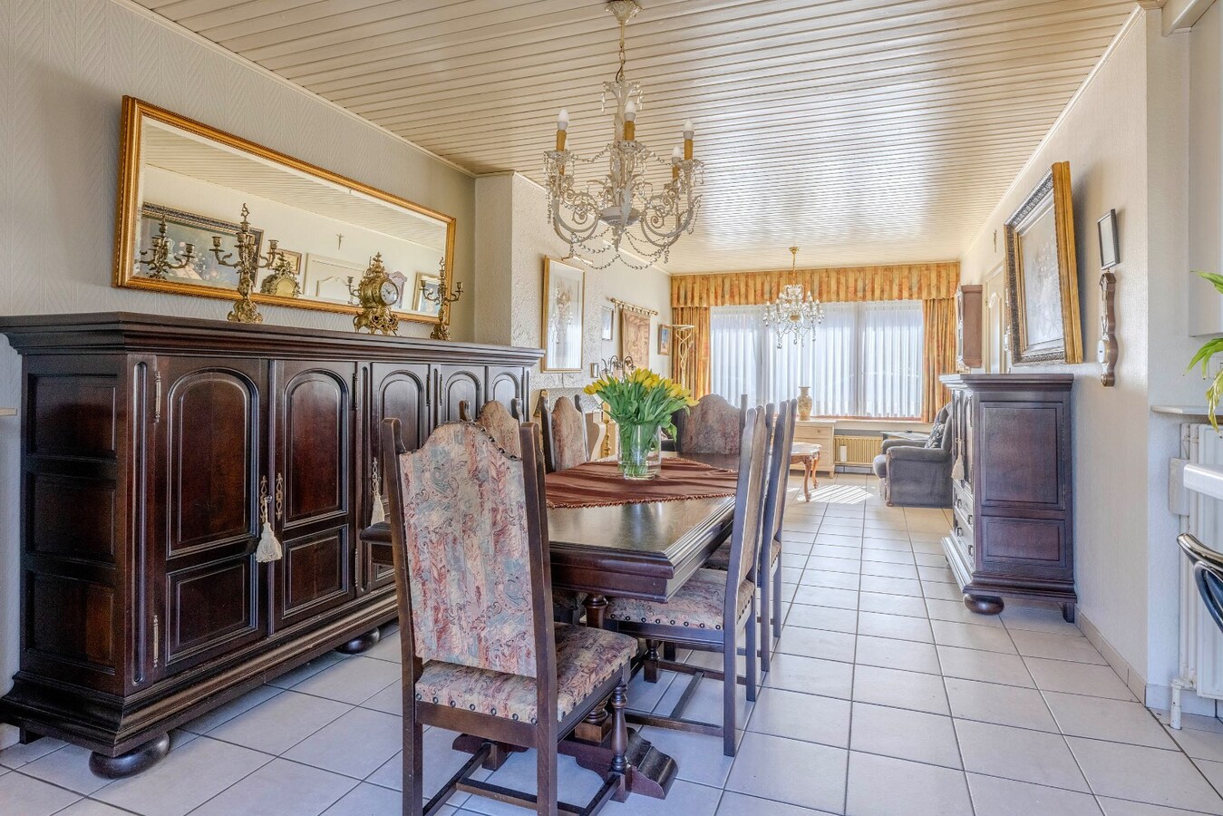 Gezinswoning met 3 slks - tuin - toplocatie. 