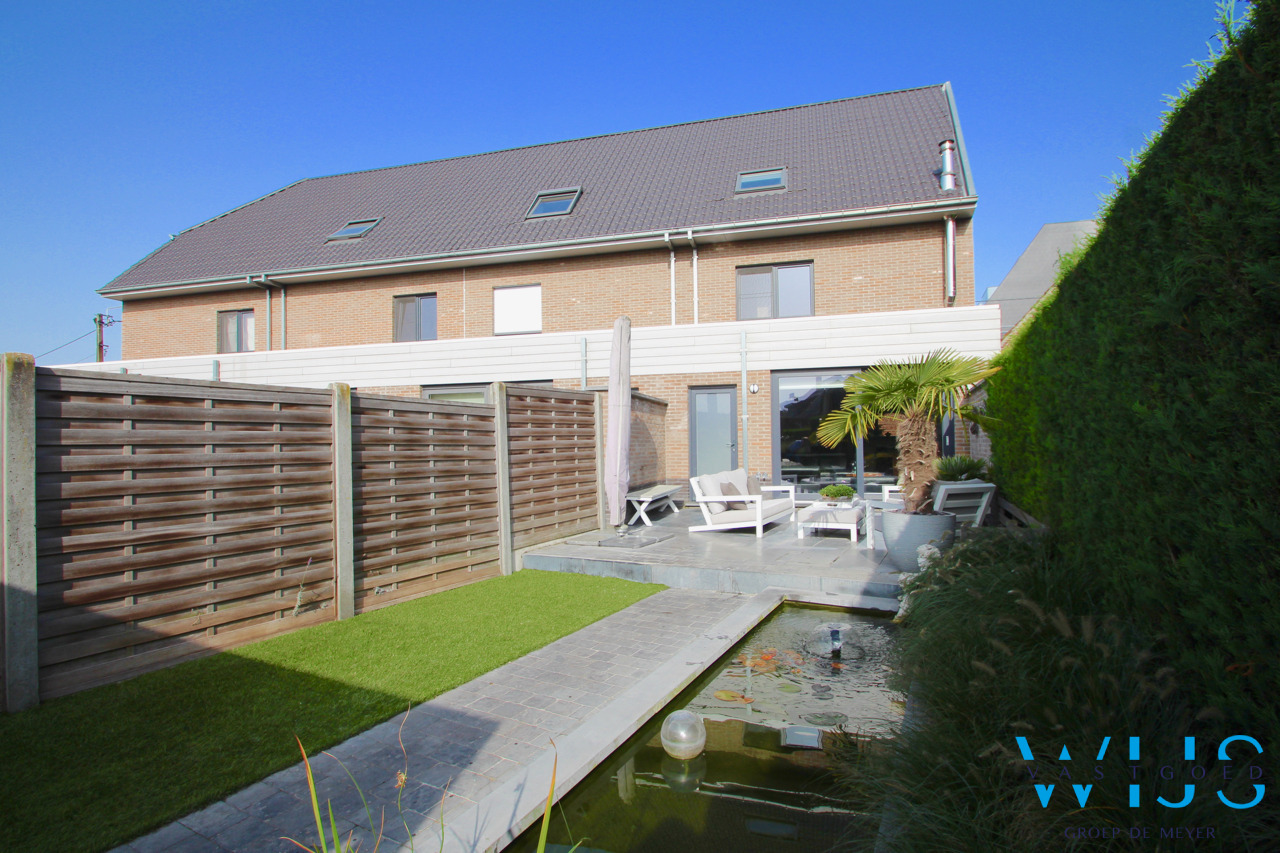 Zeer ruim &amp; recent woonhuis hartje ERTVELDE ! 