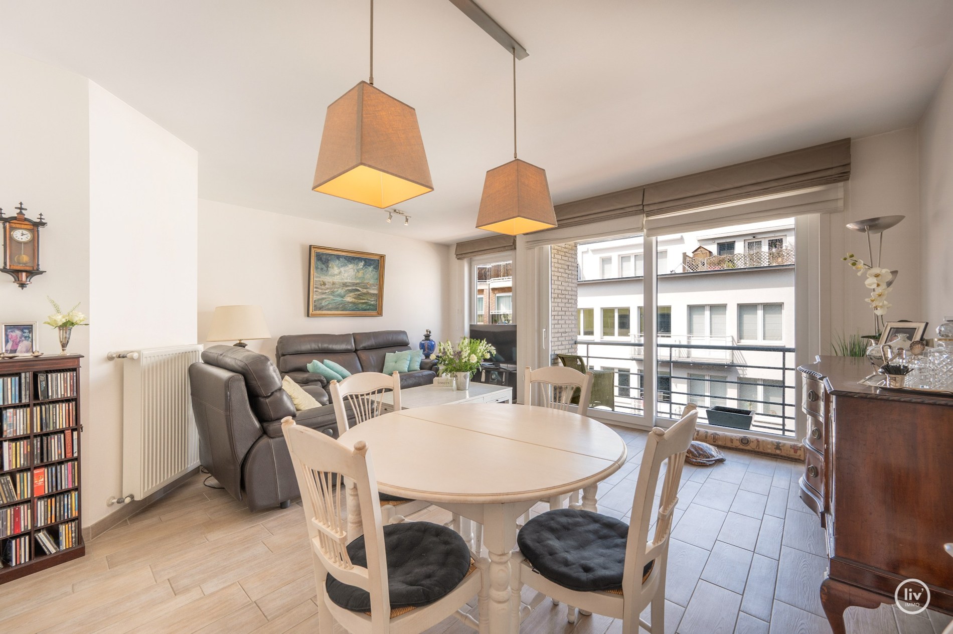 Instapklaar  2-slaapkamerappartement op een centrale ligging te Bayauxlaan in Knokke. 