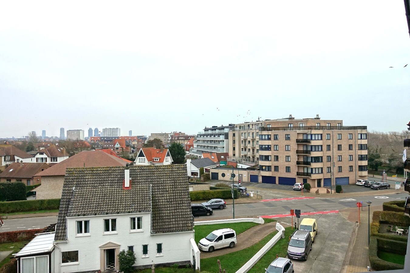 Ruim appartement met 2 slaapkamers te huur in Bredene 