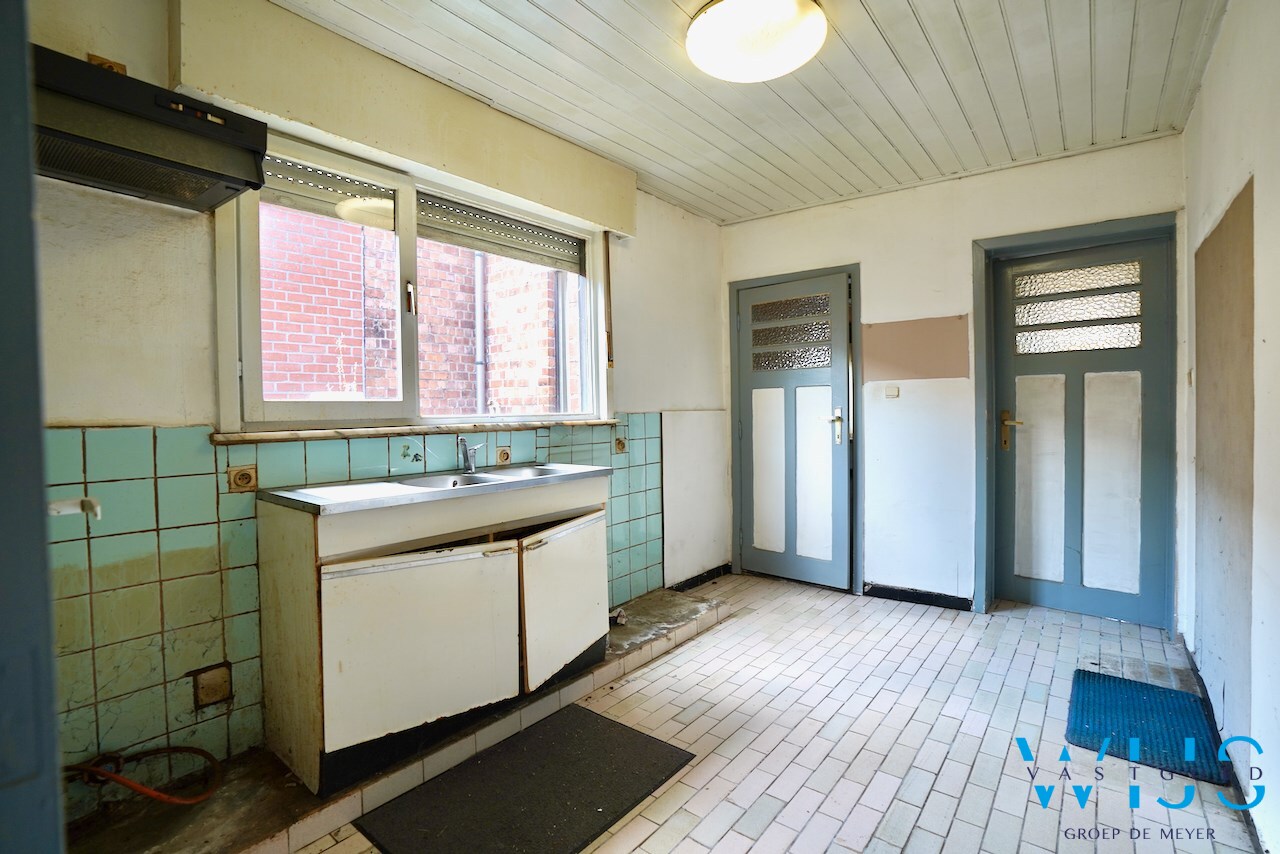 Interessant renovatieproject in hartje Assenede ! 