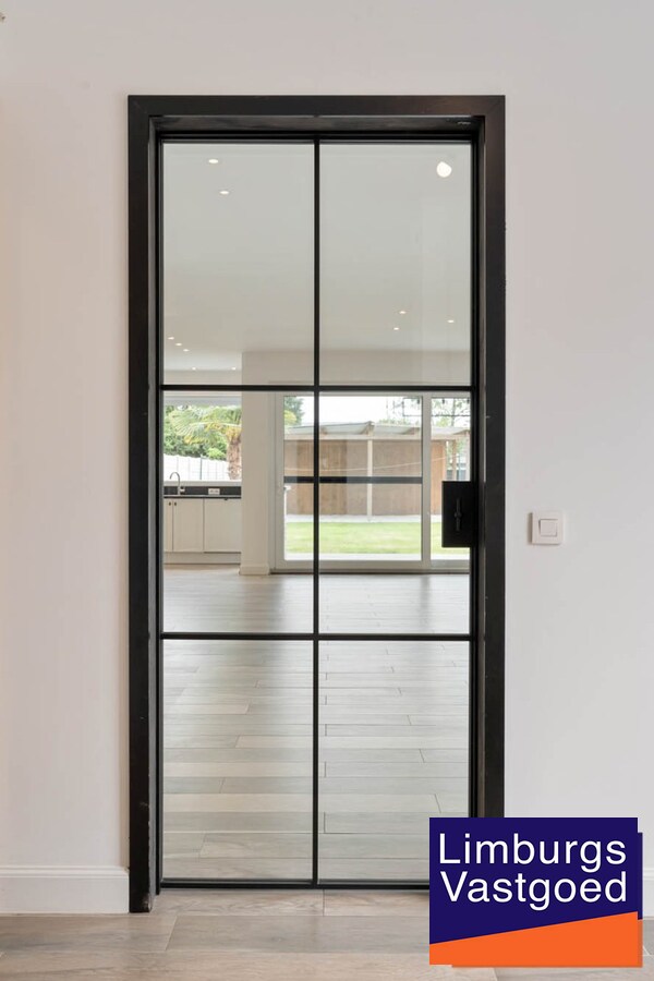 Exclusieve gezinswoning, 283m², 5 slpk, praktijkruimte op toplocatie 