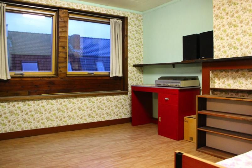 Magnifieke op te frissen gezinswoning met perfecte ligging! 