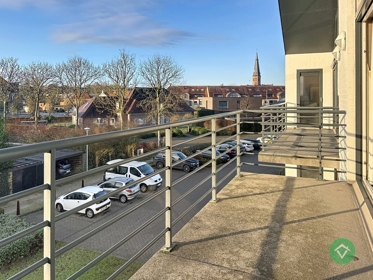 Luxe villa-appartement met dubbele garage en prachtig uitzicht in Koekelare 