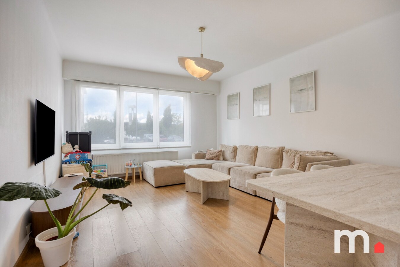 Stijlvol gelijkvloers appartement met privatieve tuin op een gegeerde ligging in Merksem 