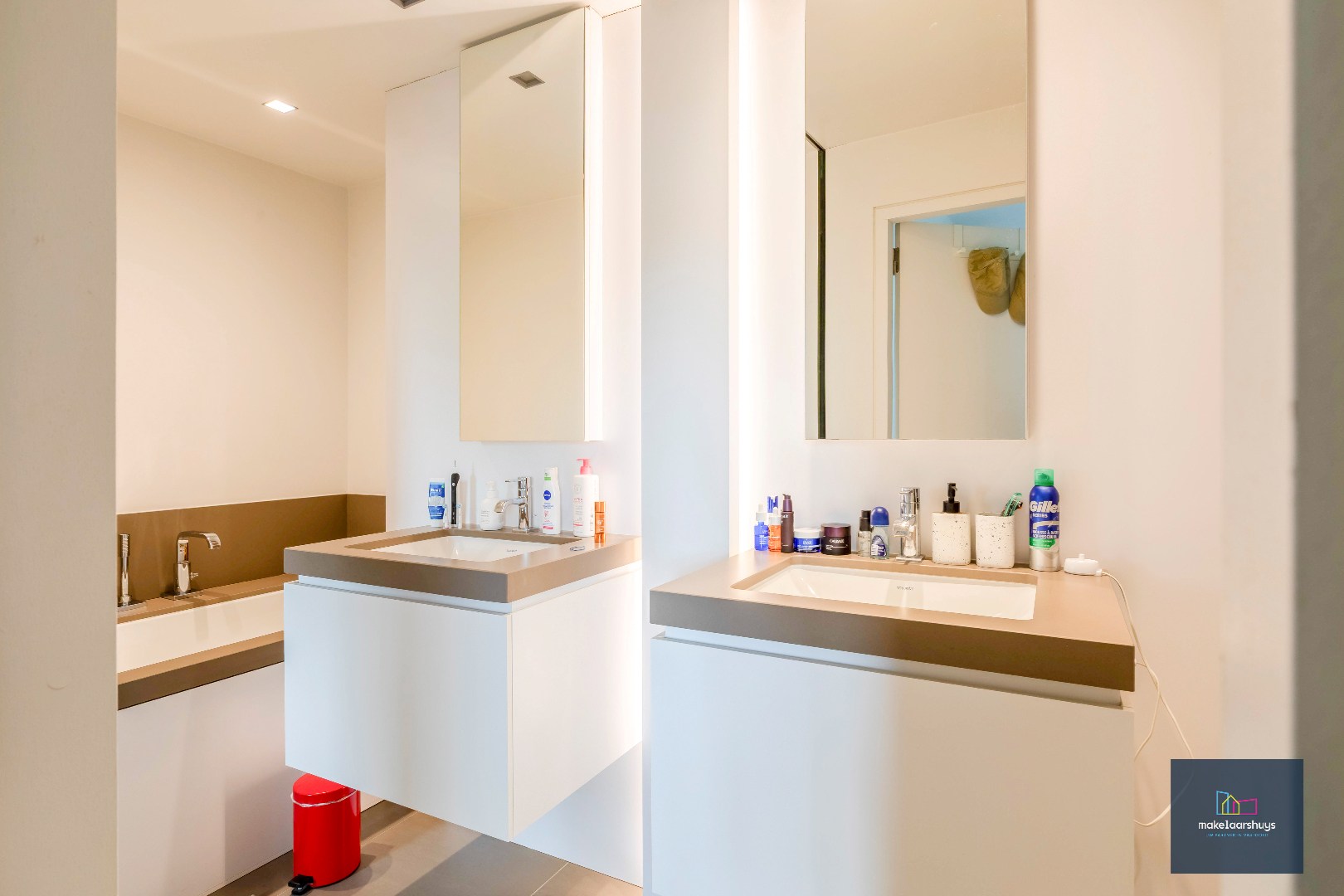 Schitterend dakapp. met 2-slp. terras en garage 