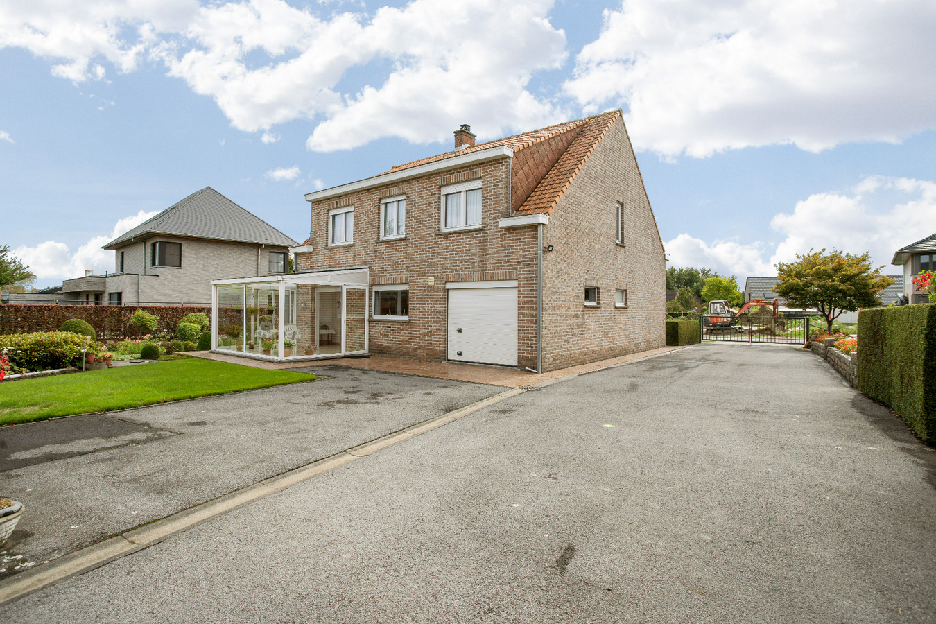 Centraal gelegen woning met 5 slaapkamers op ruim perceel van 982m² 