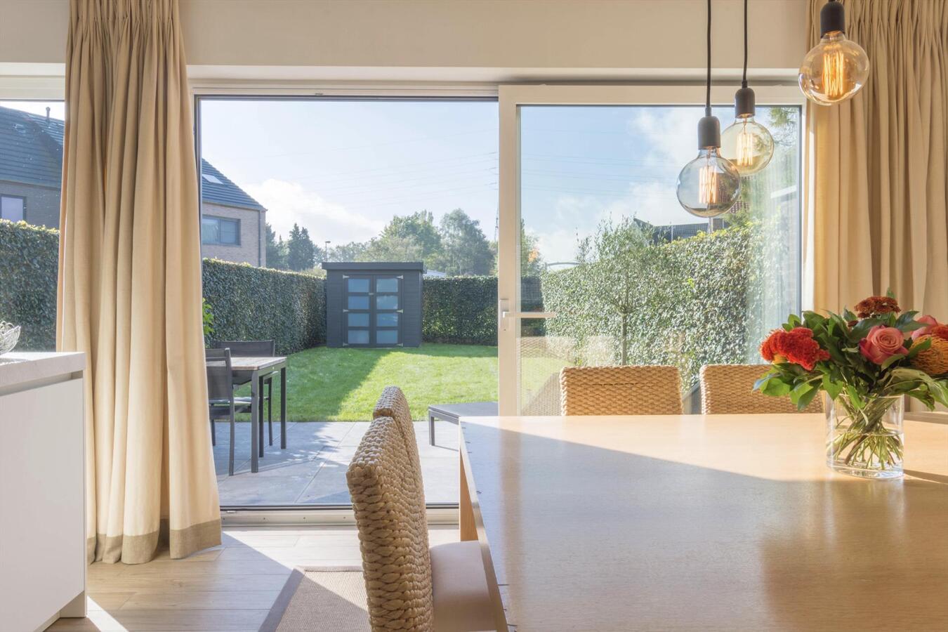 Nieuwbouwwoning met luxueuze afwerking te Merelbeke 